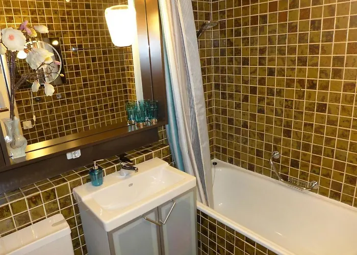 Jeanne D'arc Apt- E-36 By Interhome アパート